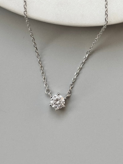 Cirelle Solitaire Necklace