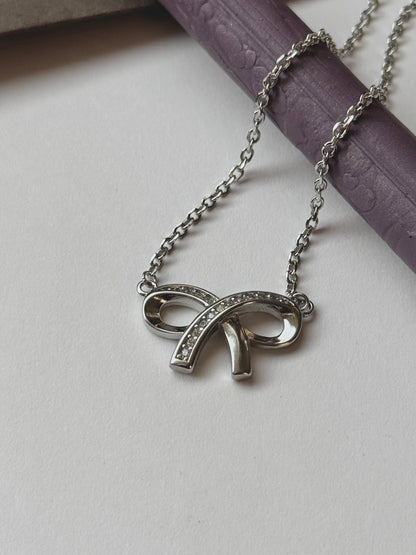 Caelis Bow Necklace