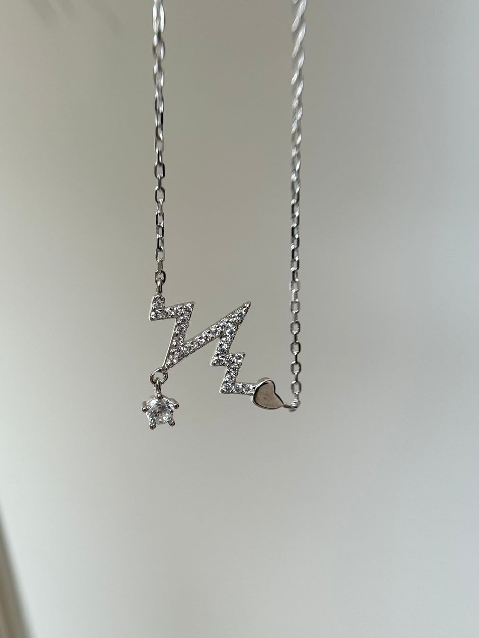 Mave Necklace