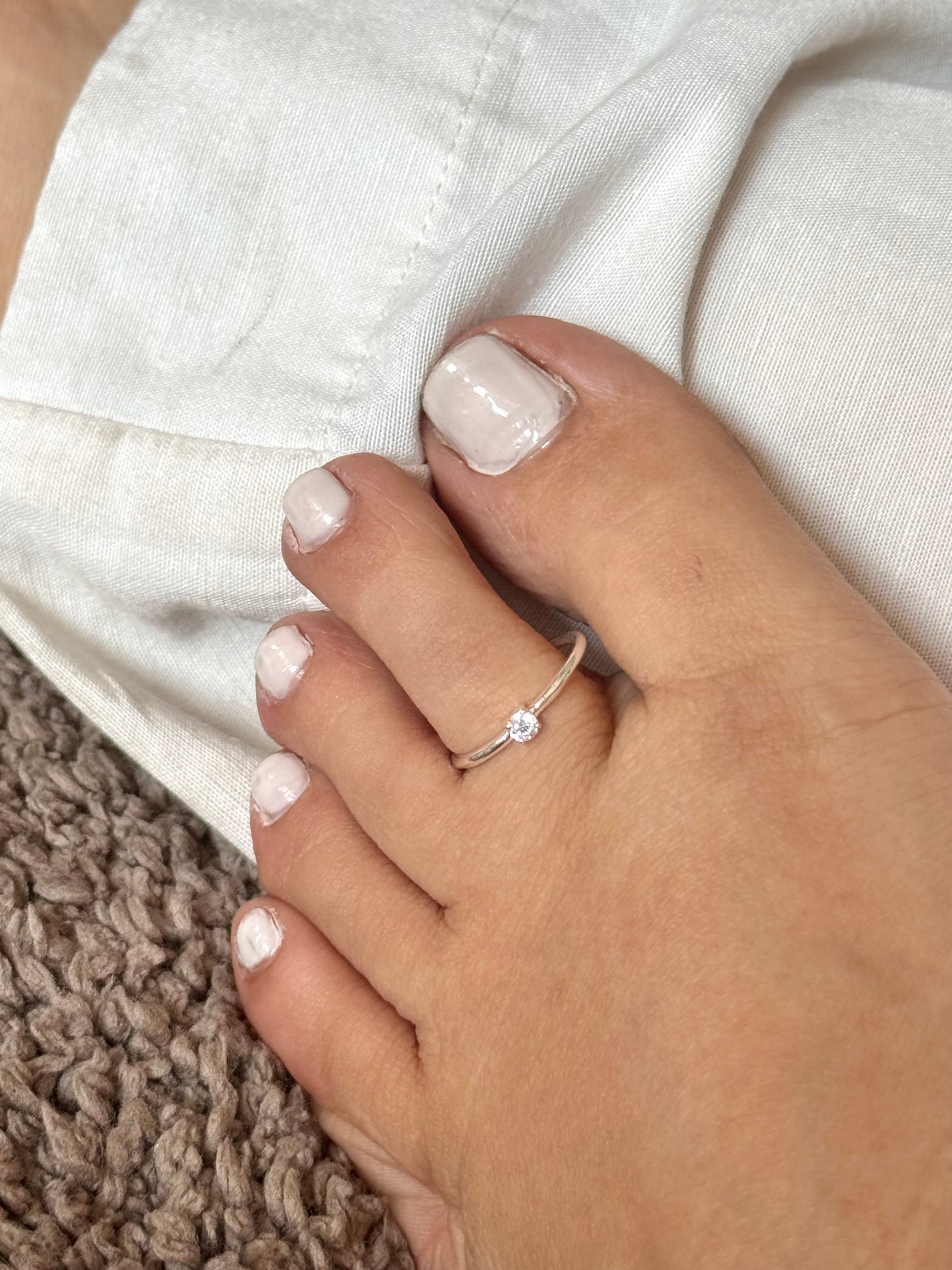 Jashn Toe Rings