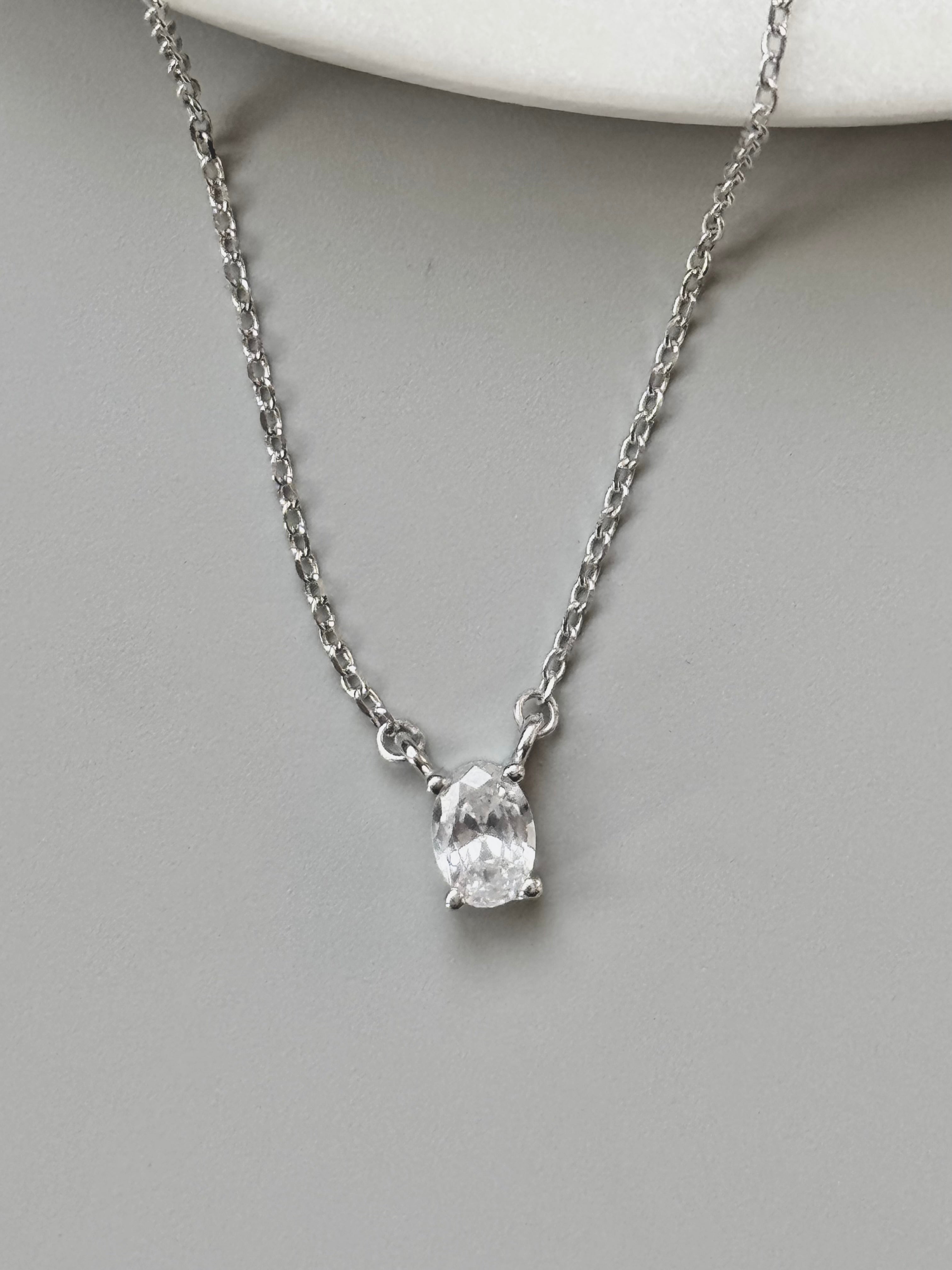 Orvaya Solitaire Necklace