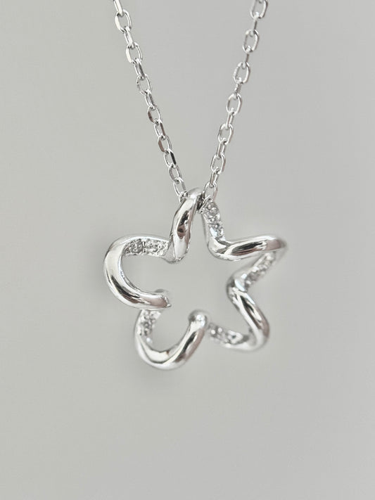 Zephyra Necklace