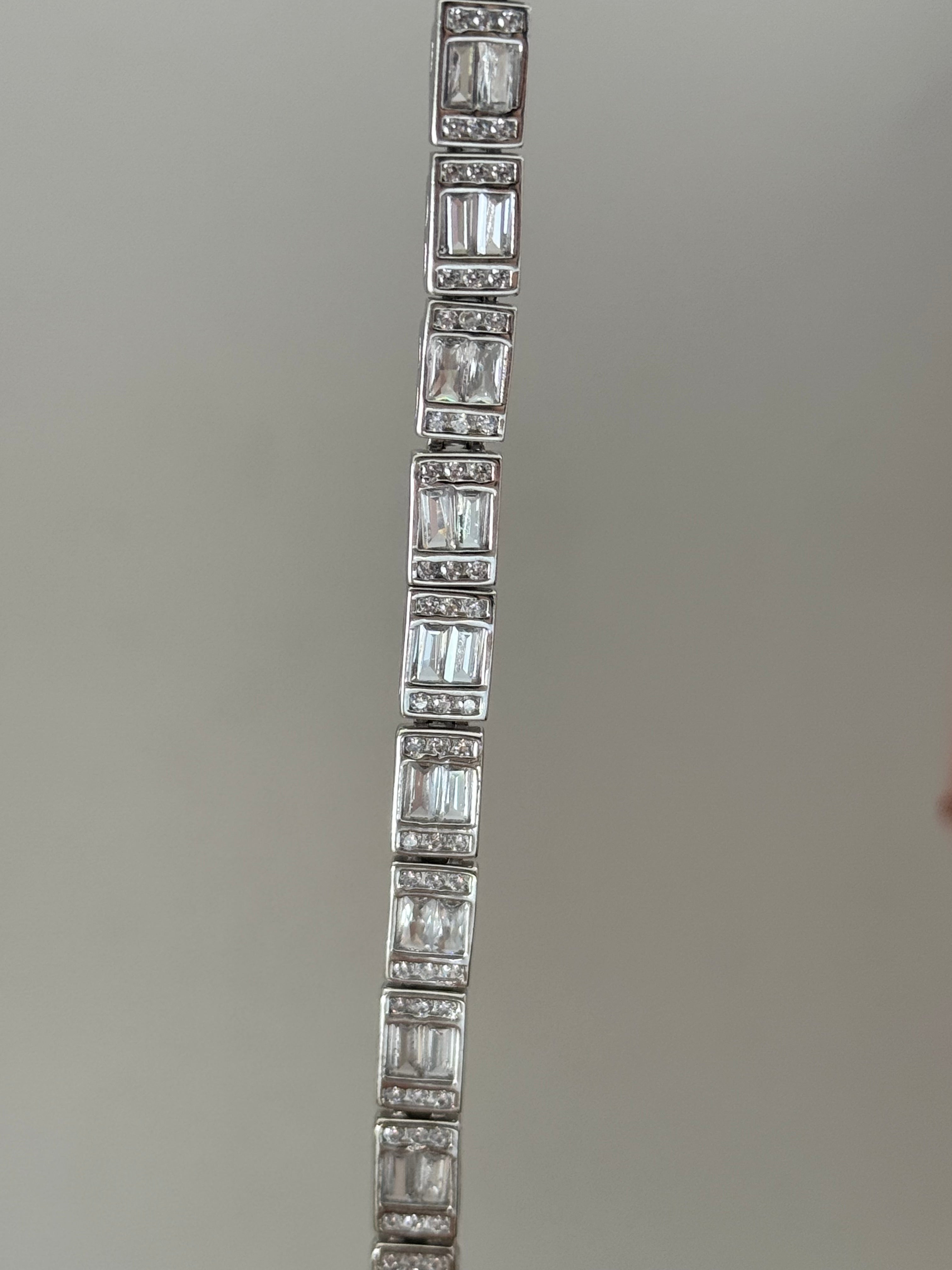 Lucent Bracelet
