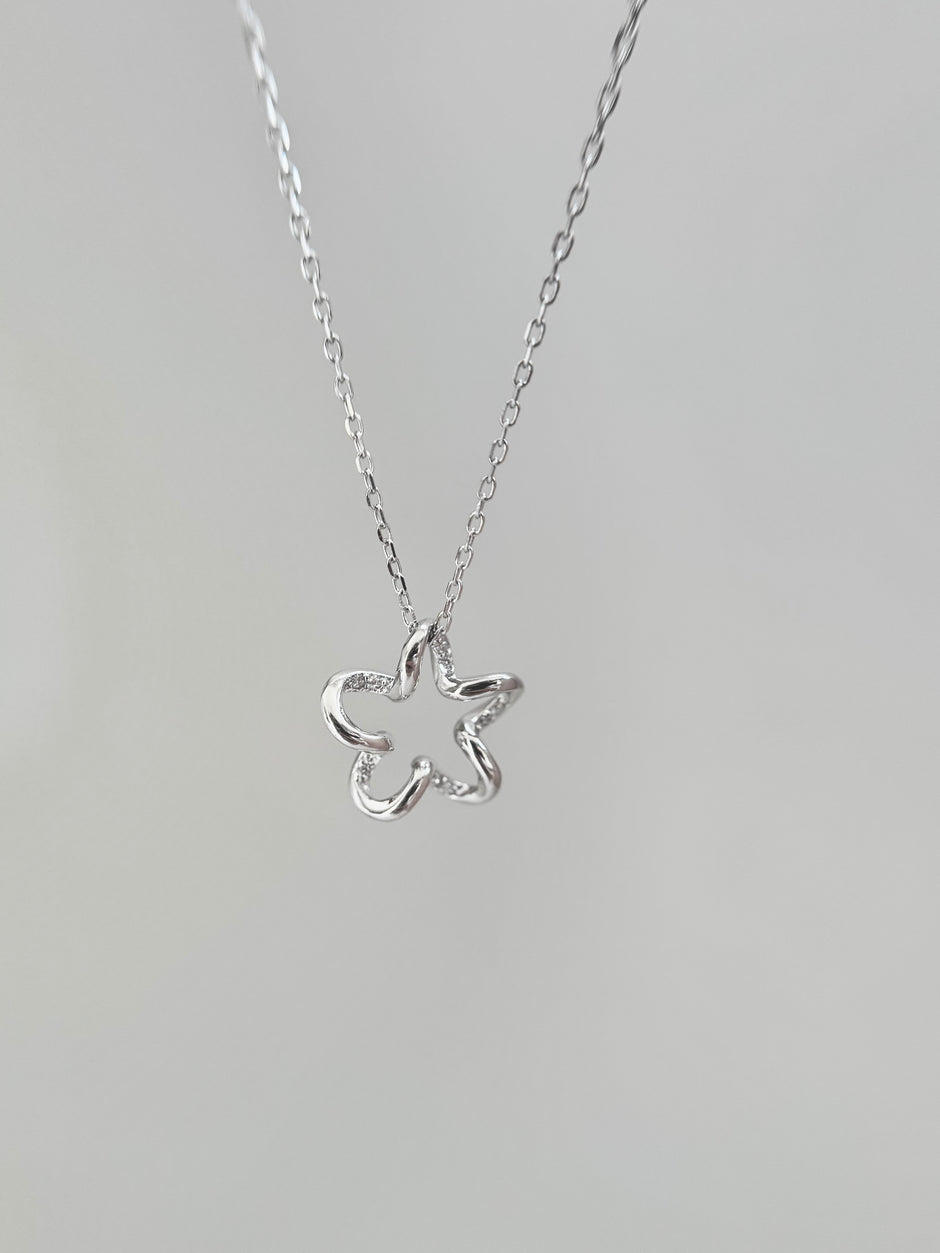 Zephyra Necklace