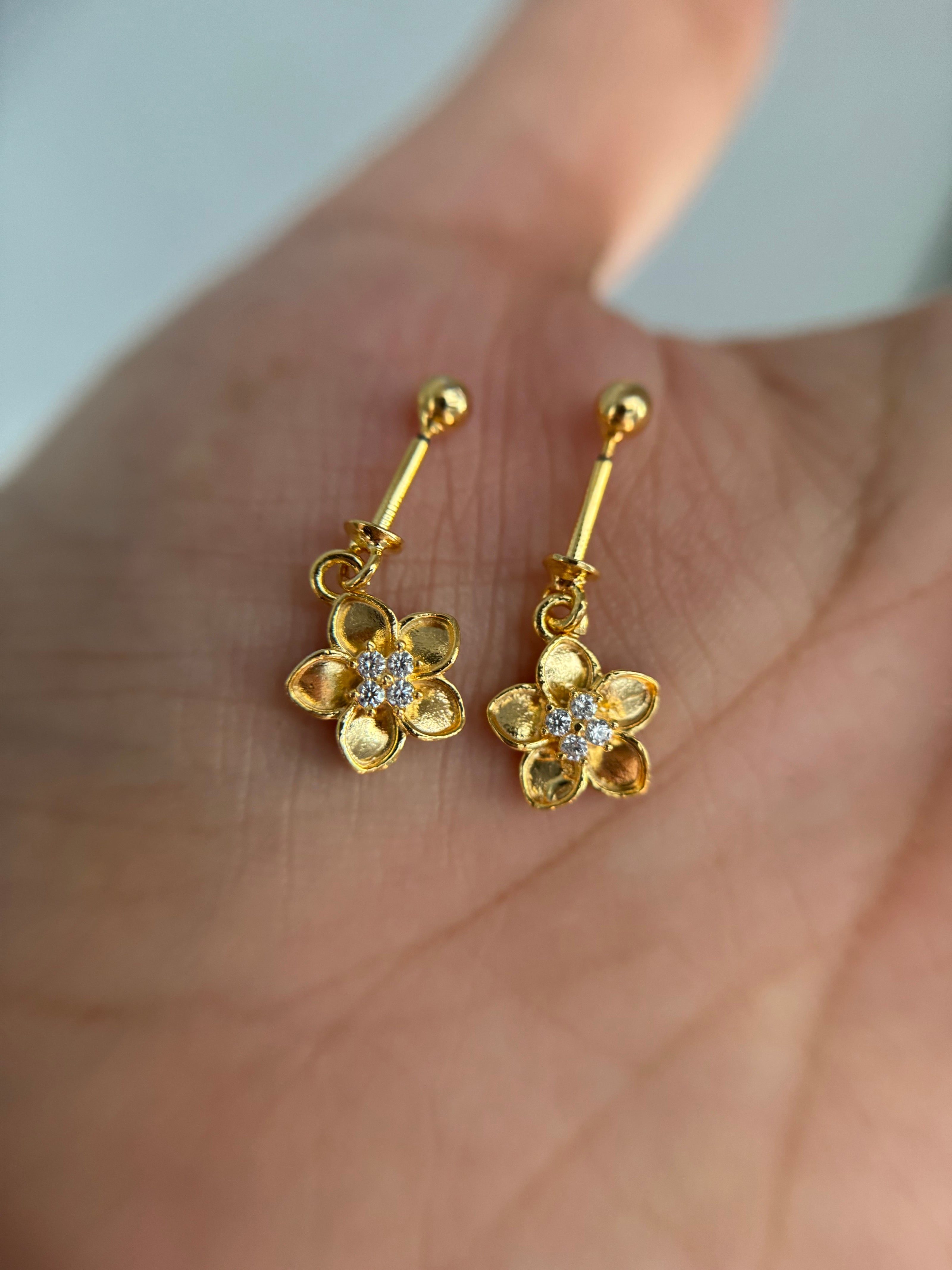 Noe Helix Earrings