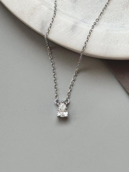 Novi Solitaire Necklace