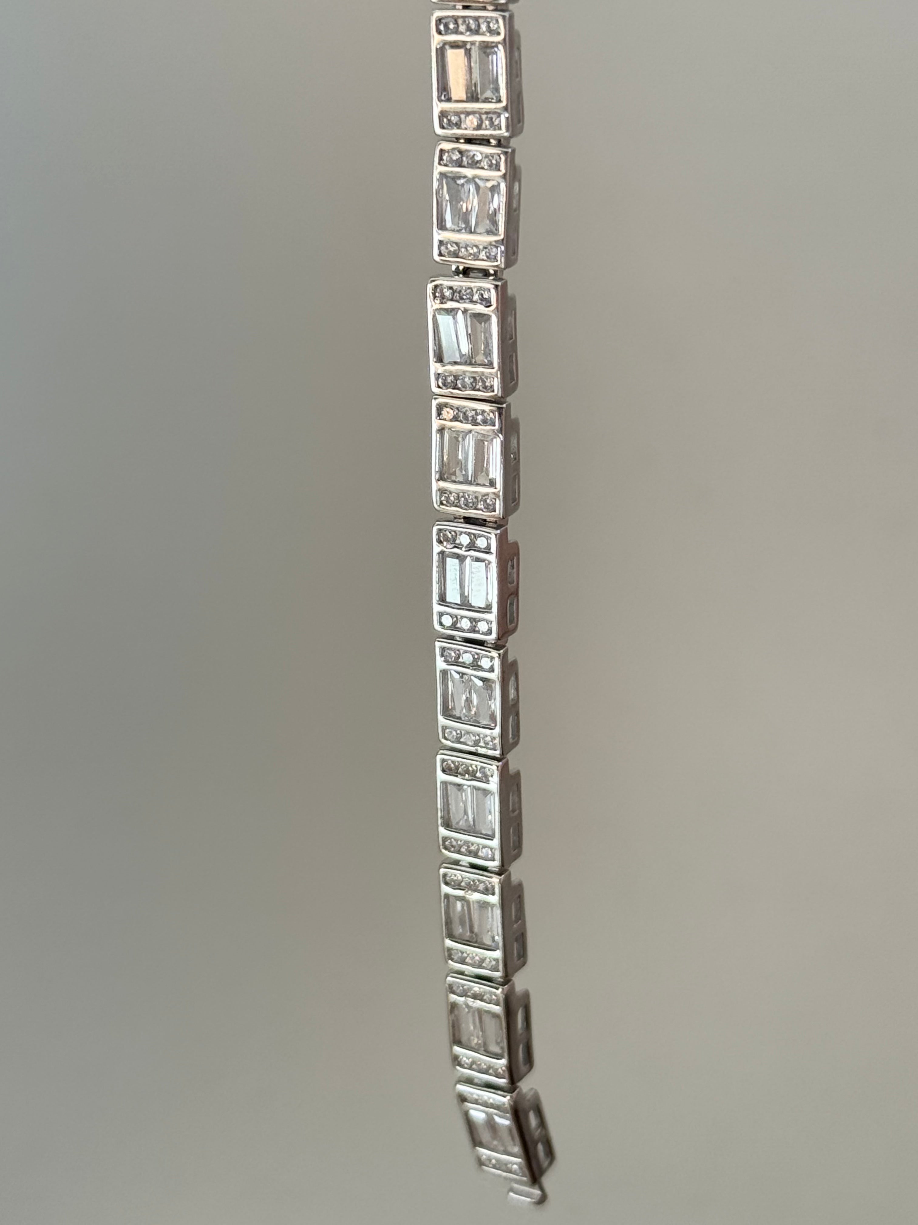 Lucent Bracelet