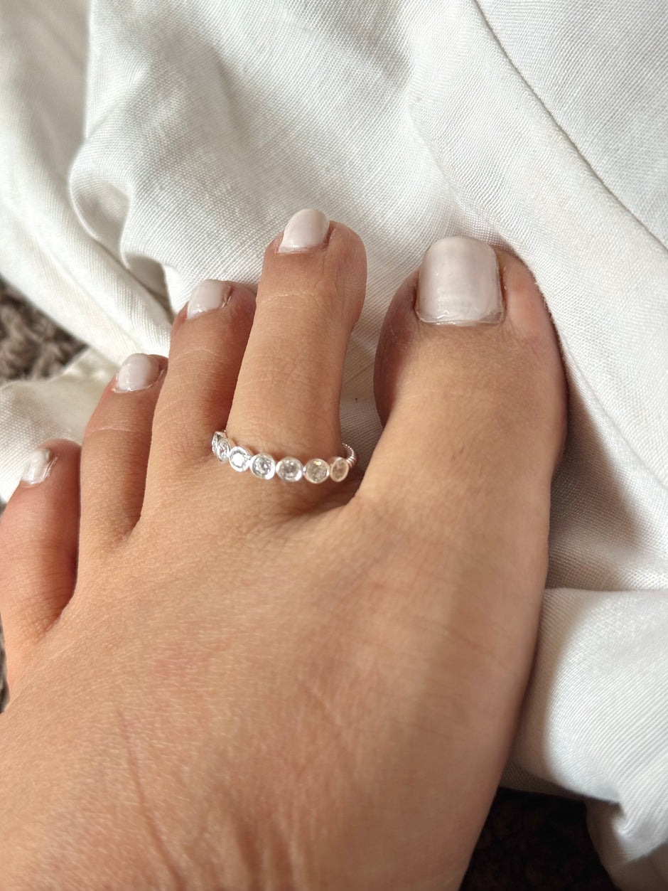 Surahi Toe Rings