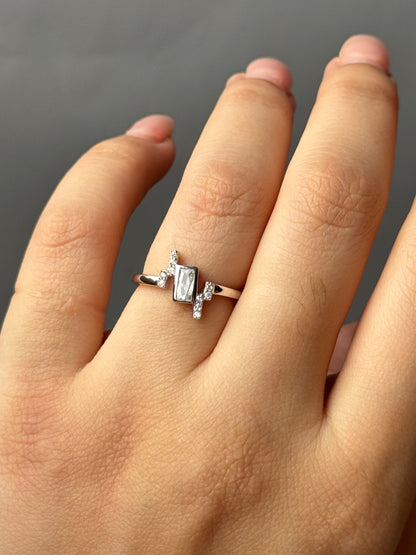 Thiya Ring